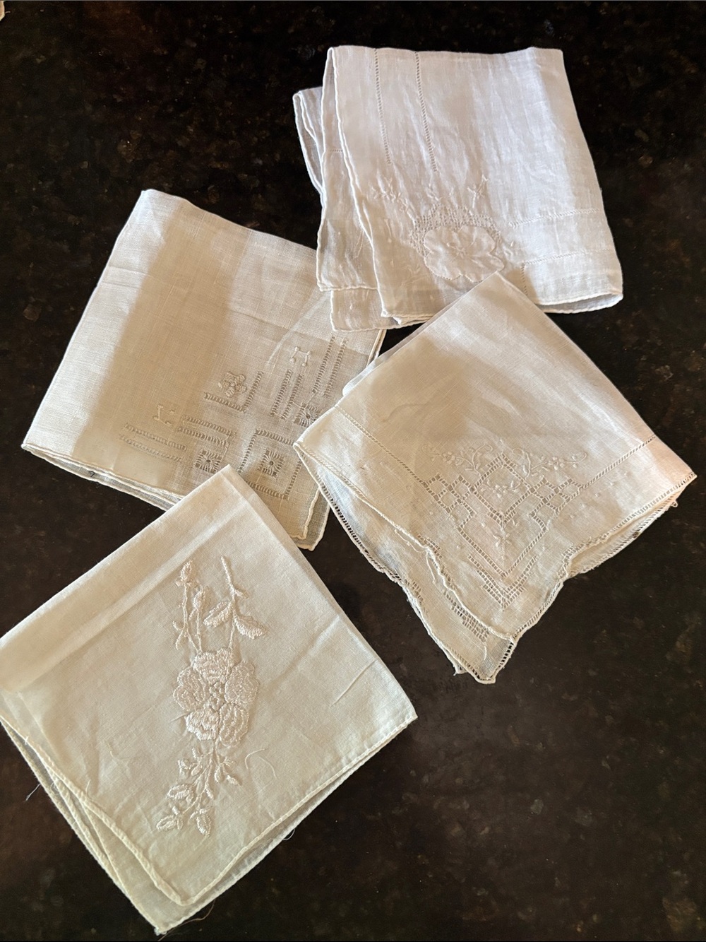 Vintage White Embroidered Linen Napkins - Set of 4